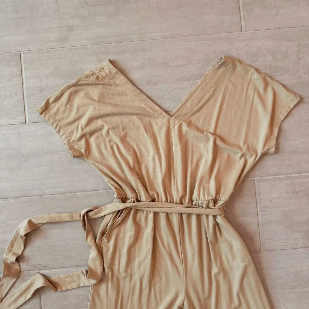 AnyBody Jumpsuit Beige Short Sleeve Wide Leg Romper V Neck Wrap-Over Bodice S - Picture 4 of 8